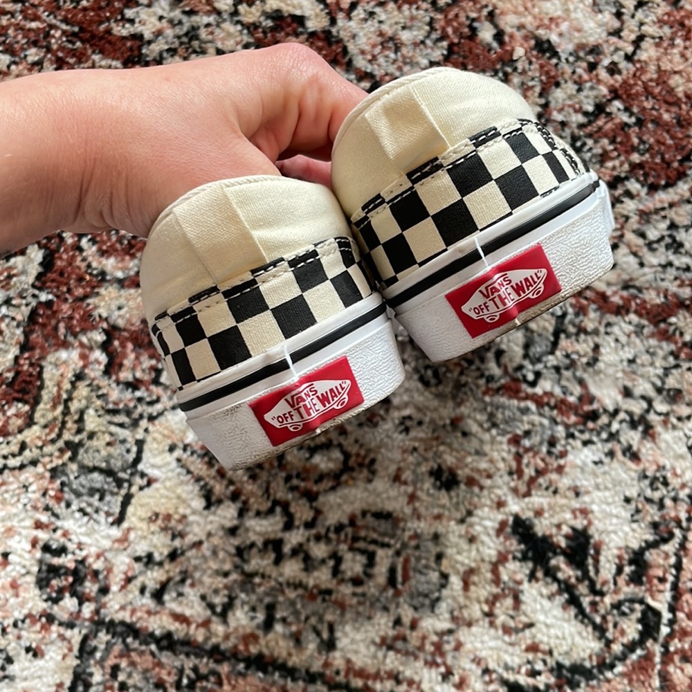 Vans - Picture 6 of 11